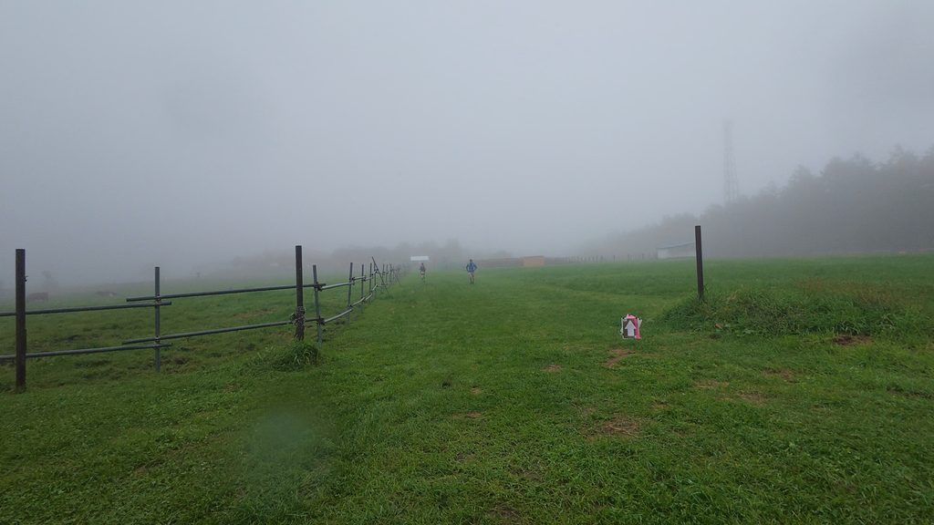 霧に包まれた長門牧場